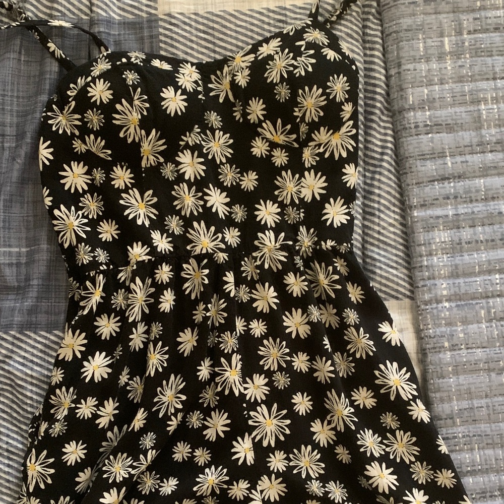 Elegant Daisy Print Black Jumpsuit